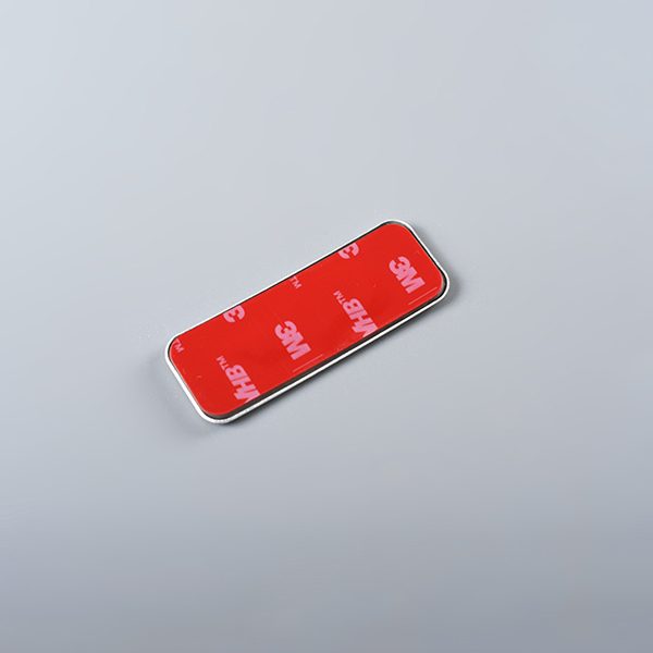 Gegraveerde metalen logolabels