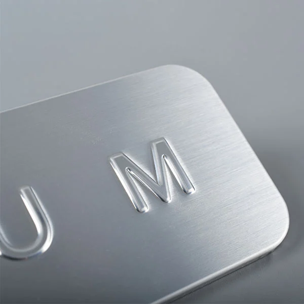 Merkbedrukt aluminium label