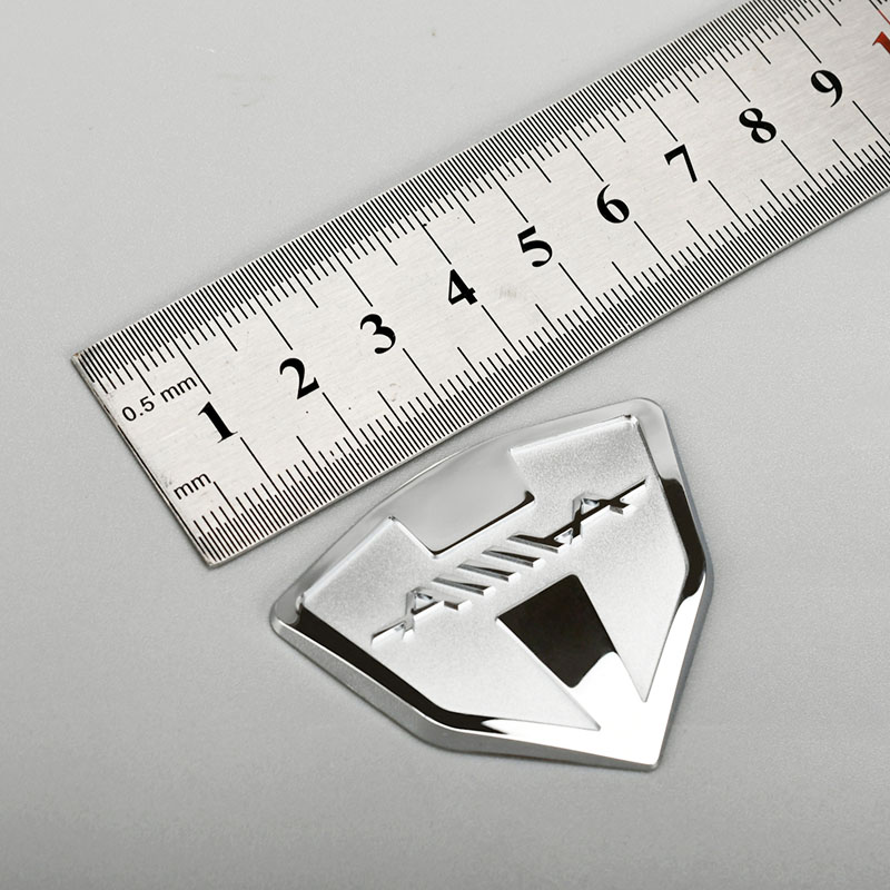 Chroom metallic logosticker