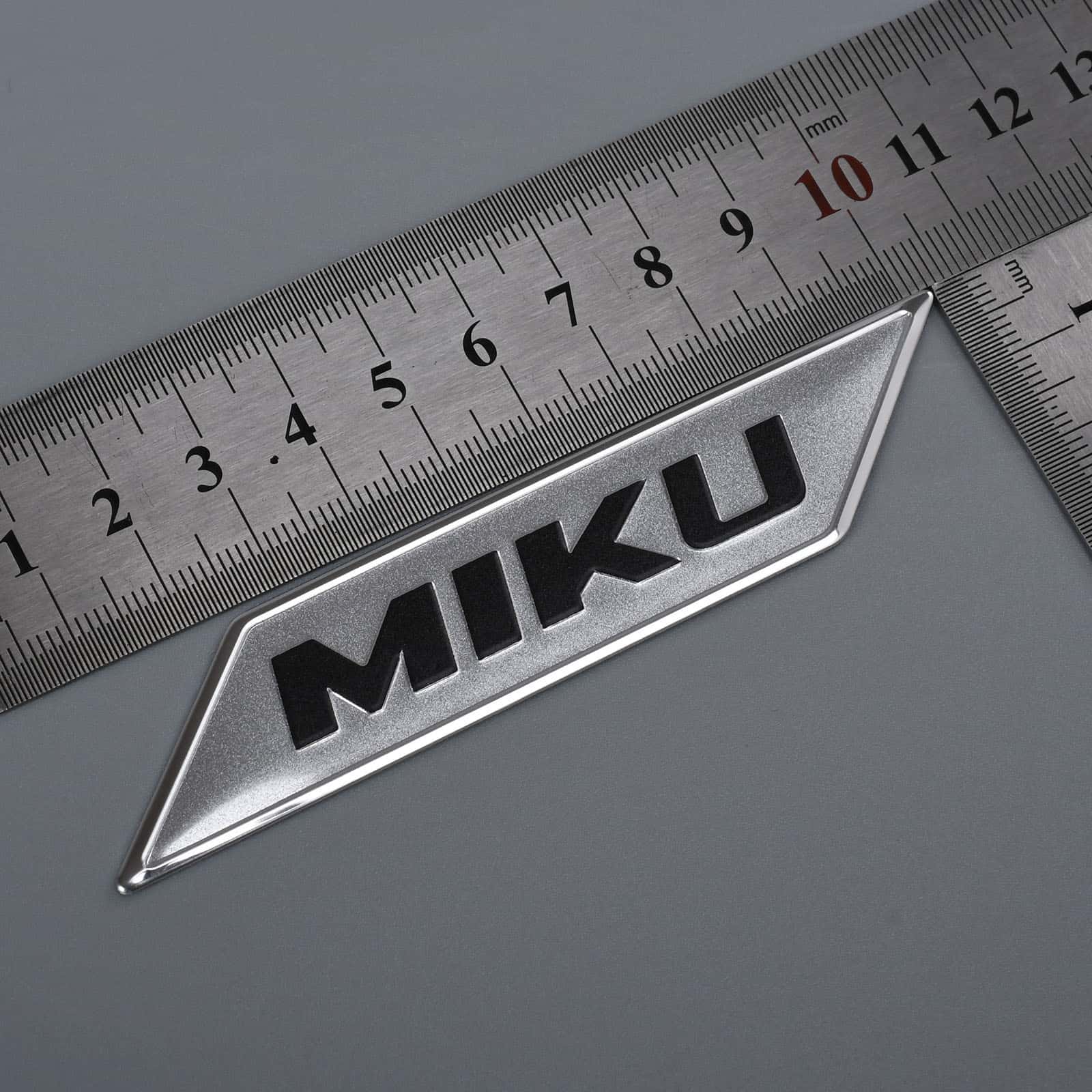 zilver aluminium metalen merklogo