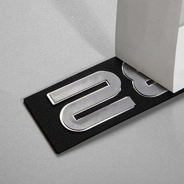 Kunststof merkenlogo