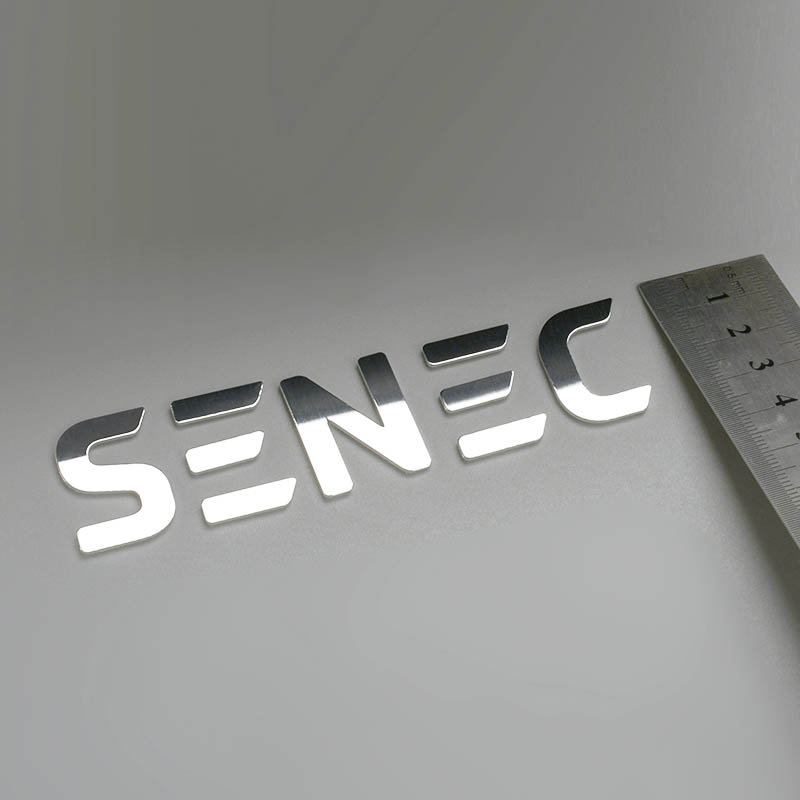 Logo gegraveerd metaal