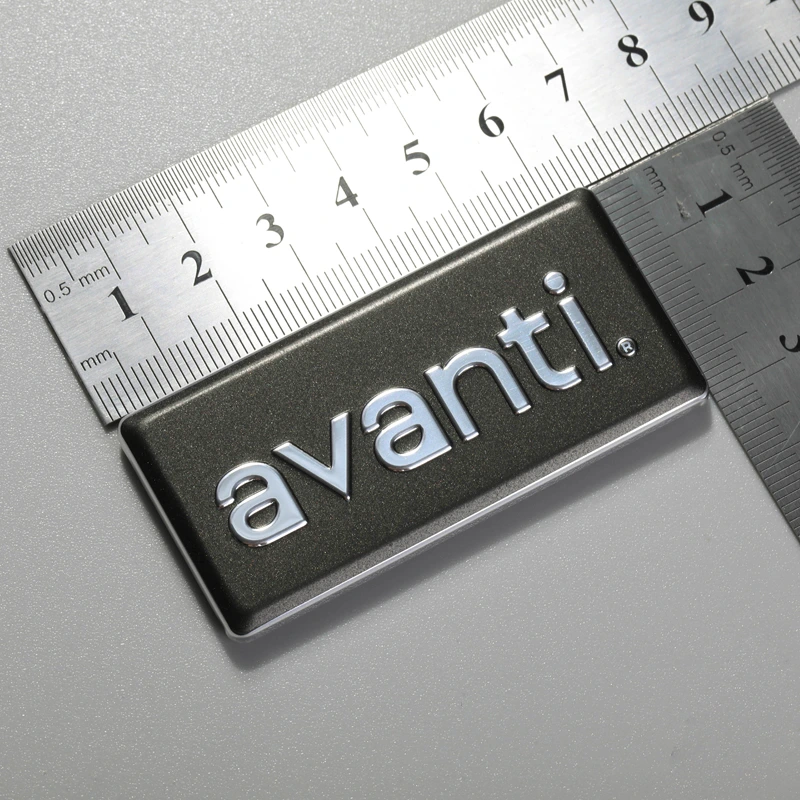Geanodiseerd aluminium naamplaatje met aluminium tags