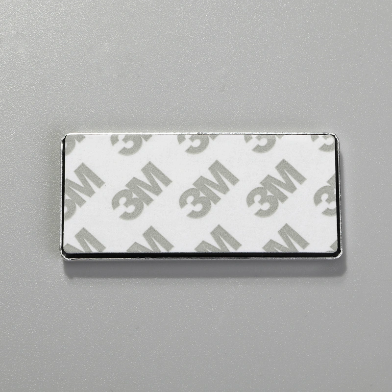 Geanodiseerd aluminium naamplaatje met aluminium tags